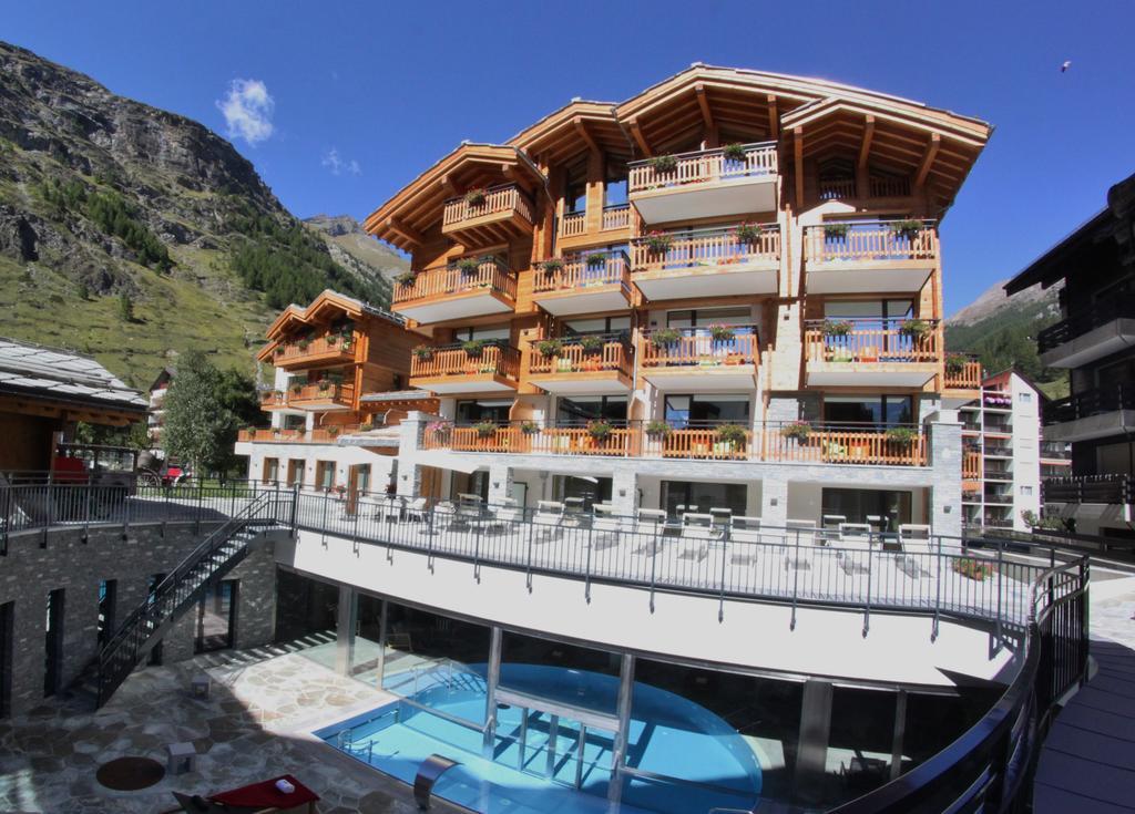Alpenhotel Fleurs De Zermatt Bagian luar foto